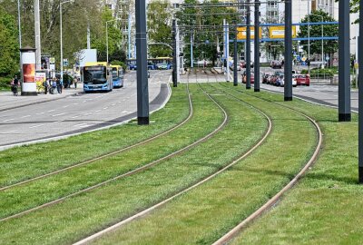 Ab Mittwoch: Erneute Streckensperrung der Straßenbahntrasse Schönau - Planmäßige Restarbeiten an der Straßenbahntrasse Schönau voraussichtlich bis 27. September. Foto: Andreas Seidel