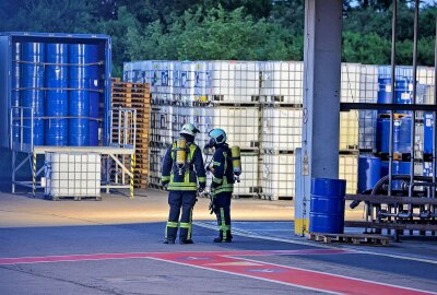 ABC-Einsatz in Glauchau: Mann muss verletzt ins Krankenhaus - Der Gefahrgutzug des Landkreises wurde alarmiert. Foto: Andreas Kretschel