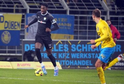 Achtelfinale im Sachsenpokal: Chemnitzer FC hat ein klares Ziel - Seit zwei Spielen steht Eshele in der Startformation von CFC-Trainer Duda. Foto: Marcus Hengst