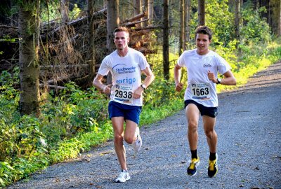 Achtung, Achtung: Zum 12. Firmenlauf droht der Ausverkauf - Der 12. Firmenlauf der Volksbank Vogtland-Saale-Orla eG findet am 28. August in Plauen statt. Fotos: Karsten Repert