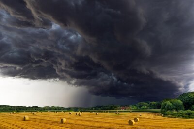 Achtung: Deutscher Wetterdienst gibt Unwetterwarnung für die Region heraus - Symbolbild. Foto: Pixabay/No_Name13