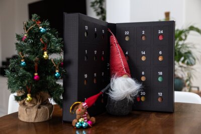 Adventskalender ohne Schokolade: Drei Trends für Erwachsene - Schicke Verpackung, edler Inhalt: Für Adventskalender kann man locker mehrere Hundert Euro ausgeben. 