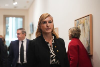 Ahnungslose Ministerin nach Unwetter in Spanien entlassen - Salome Pradas war Innen- und Justizministerin der Region Valencia. Mit der zweiten Entlassung einer Ministerin ist die Regierungsumbildung abgeschlossen.