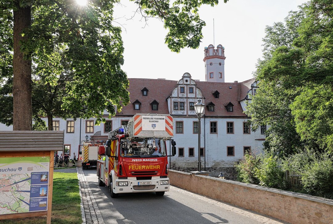 Alarm in Glauchau: Brandgeruch im Schloss löst Feuerwehreinsatz aus - Am Montag kam es zu einem Feuerwehreinsatz im Schloss Glauchau. Foto: Andreas Kretschel