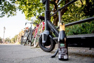 Alkohol am Steuer - die wichtigsten Gesetze und Regeln - Vorsicht: Für E-Scooter-Fahrer gelten in Sachen Alkohol die gleichen Regeln wie für Autofahrer.