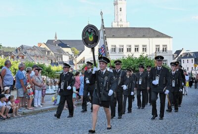 Alle Termine für die sächsischen Bergparaden 2024 - In Schneeberg ist der Bergstreittag 2021 gefeiert worden. Archivfoto: Ralf Wendland