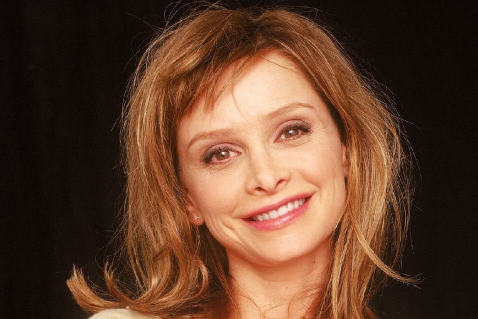 "Ally McBeal"-Star: Was macht eigentlich Calista Flockhart? - Vor über 25 Jahren startete "Ally McBeal" im US-TV und machte Hauptdarstellerin Calista Flockhart über Nacht berühmt. Jetzt feiert die Schauspielerin ihren 60. Geburtstag.