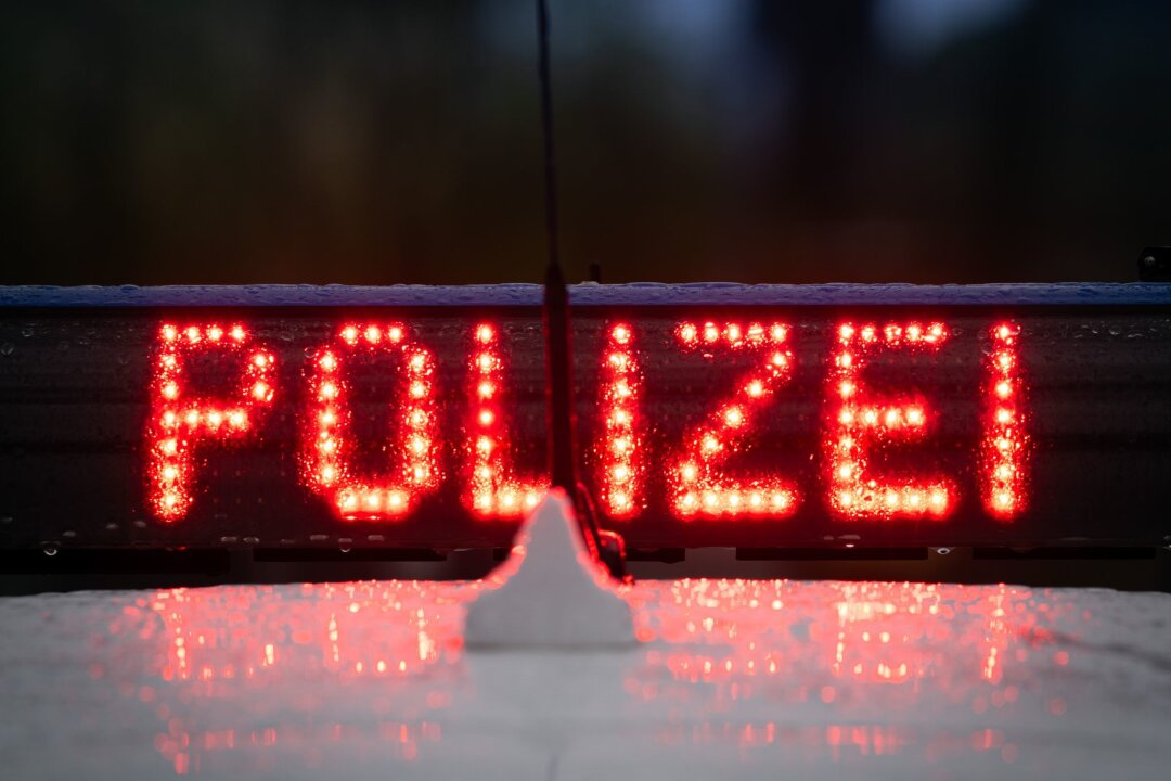 Angeblicher Polizist will Bargeld "prüfen" - Senior betrogen - Ein angeblicher Kriminalbeamter hat einen 90-Jährigen in Schleife bestohlen (Foto: Illustration).