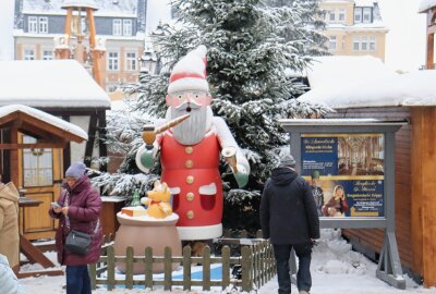 Annaberg-Buchholz lädt zur märchenhaften Weihnachtszeit - Vorbereitungen laufen auf Hochtouren - Spätestens beim Besuch dieses einzigartigen Marktes, in atemberaubend schöner Kulisse, erwacht die kindliche Vorfreude auf Weihnachten. Foto: Ilka Ruck / Archiv