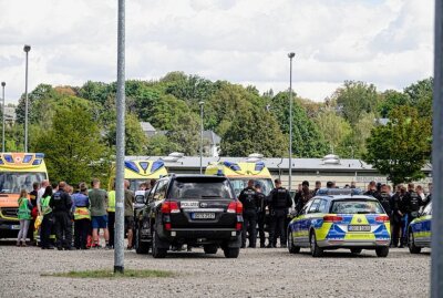 Antiterror-Training auf dem Sonnenberg - Der Rettungsdienst war mit Fahrzeugen vor Ort. Foto: Harry Härtel