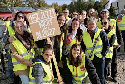 "Applaus zahlt keine Miete": Streik am Heinrich-Braun-Klinikum in Zwickau - An beiden Standorten des Heinrich-Braun-Klinikums in Zwickau läuft heute bis 22 Uhr ein Warnstreik. Foto: Ralf Wendland