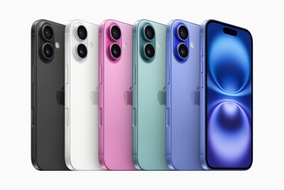 Apples iPhone wird intelligenter: Das kann die neue Generation - Das Standard-Modell des iPhone 16 gibt es in den Farben Schwarz, Weiß, Pink, Blaugrün und Ultramarin. Die beiden Kameras sind - wie einst beim iPhone X - wieder in einer Linie nebeneinander angeordnet.