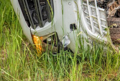 Aquaplaning führt zu schwerem Unfall auf A4 bei Hohenstein-Ernstthal - Schwerer Unfall nach Aquaplaning. Foto: Andre März