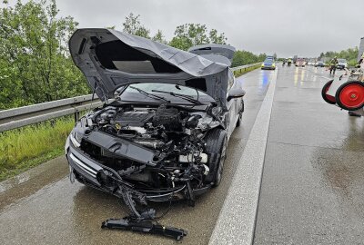 Aquaplaning: Nässe sorgt für mehrere Unfälle und Stau auf A72 und A4 - Am Mittwoch kam es aufgrund von Aquaplaning auf der A4 und A72 zu mehreren Unfällen. Foto: Mike Müller