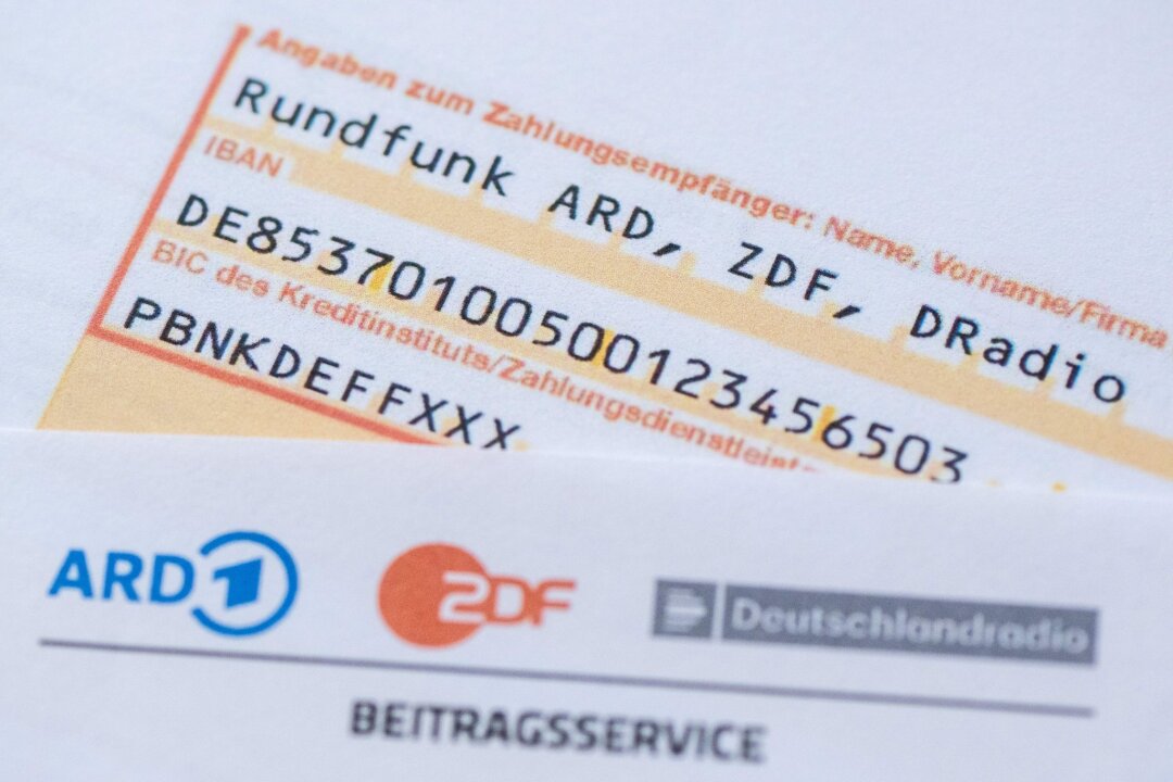 ARD und ZDF gehen für höheren Rundfunkbeitrag nach Karlsruhe - Aktuell beträgt der Rundfunkbeitrag monatlich 18,36 Euro. (Symbolbild)