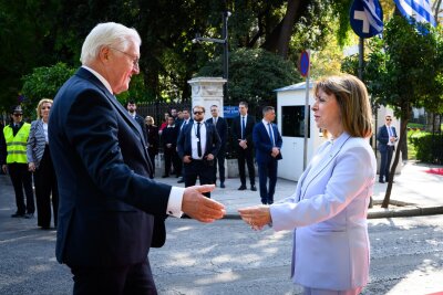 Athen konfrontiert Steinmeier mit Reparationsforderungen - Bundespräsident Frank-Walter Steinmeier wird in Athen mit Reparationsfragen konfrontiert.