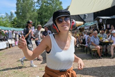 Auf dem Gelände des Pochwerks ist gefeiert worden - Auf dem Gelände des Pochwerks ist gefeiert worden - im Bild Patricia Tuffner. Foto: Ralf Wendland