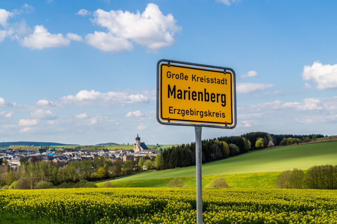 Auf den Spuren von Tatock: Rätselreise durch Marienberg und das Erzgebirge entlang der Silberstraße - Wenn du nach Marienberg reist, achte auf die Ausrichtung der Straßen. 