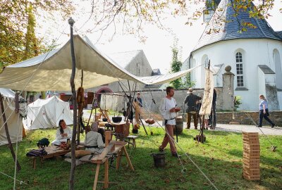 Auf diesem Schloss im Erzgebirge haben Ritter die Lanzen sprechen lassen - Zwei Tage lang herrschte am Schloss Pfaffroda mittelalterliches Flair. Foto: Andreas Bauer