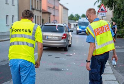 Auf Handy geschaut: Kind wurde von Auto erfasst und schwer verletzt - In Zittau wurde ein Kind vom Auto erfasst und schwer verletzt. Foto: xcitepress