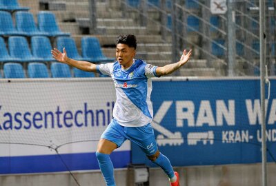 Aufatmen in Chemnitz: Die Himmelblauen fahren endlich Heimsieg ein - Torschütze Jongmin Seo bejubelt das 1:0. Foto: Harry Härtel