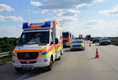 Auffahrunfall auf A38: Drei Personen verletzt - Auf der A38 kam es zu einem Auffahrunfall. Foto: xcitepress