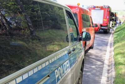 Auffahrunfall auf B101: Mehrere Fahrzeuge sind involviert - Auf der B101 kam es zu einem Auffahrunfall mit mehreren Fahrzeugen. Foto: Niko Mutschmann