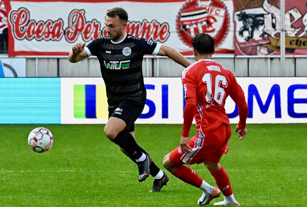 Aufsteiger VFC Plauen feiert beim Topfavoriten in Halle Punktgewinn - Impressionen vom Spiel in Halle. Foto: Bernd & Ilong Göll / Pressebüro Repert