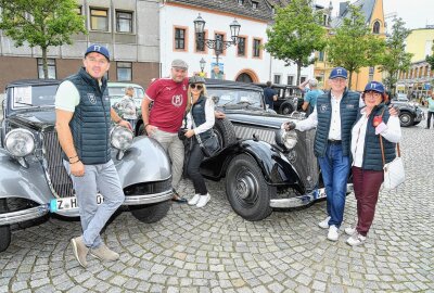 August Horch mit Doppel-Jubiläumsfahrt geehrt - Die Familie Müller (Skoda-Autohäuser in Zwickau, Glauchau und Meerane) sind federführende Mitglieder des Horch Clubs. Foto: Thorsten Horn