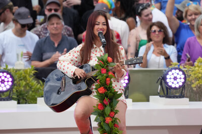 Aura Dione im Interview mit BLICK.de: Ein Einblick in das Leben des dänischen Popstars - Auch heute noch begeistert sie viele Menschen mit ihrer Musik - wie hier während eines Auftritts im "ZDF-Fernsehgarten". Foto: imago / BOBO 