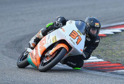 Aus der Eifel zwei Siegerpokal nach Sachsen entführt - Der Gaststarter Phil Urlaß wurde Neunter. Foto: Thorsten Horn