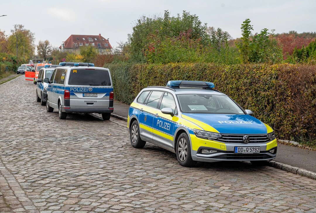 Auseinandersetzung im Kleingartenverein: Polizei und Rettungskräfte im Großeinsatz - Die Polizei, Feuerwehr und Rettungsdienst mussten am Freitagmittag zu einer Auseinandersetzung zwischen mehreren Personen ausrücken. Foto: EHL Media/Erik-Holm Langhof