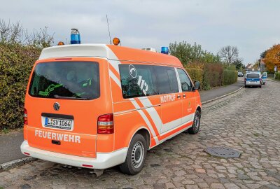 Auseinandersetzung im Kleingartenverein: Polizei und Rettungskräfte im Großeinsatz - Die Polizei, Feuerwehr und Rettungsdienst mussten am Freitagmittag zu einer Auseinandersetzung zwischen mehreren Personen ausrücken. Foto: EHL Media/Erik-Holm Langhof