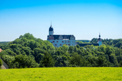 Ausflugstipps fürs Wochenende in Lunzenau, Limbach-Oberfrohna, Lichtenwalde und Umgebung - Erlebt am Wochenende den Kunstmarkt des Rochsburger Schlossvereins in Lunzenau.