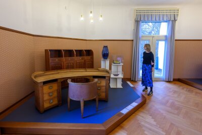 Ausstellung zeigt Henry van de Velde und seine Netzwerke - Möbel des belgischen Architekten und Gestalters Henry van de Velde werden in der Villa Esche gezeigt. 