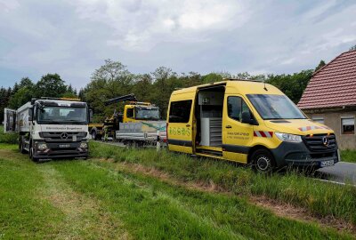 Auto überschlägt sich mehrfach: Senior verletzt und Spezial-Einsatz - Am Dienstagnachmittag ereignete sich in Niedercunnersdorf bei Löbau ein schwerer Verkehrsunfall. Foto: Xcitepress