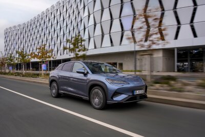 Autobauer BYD schickt neues Elektro-SUV ins Rennen - BYD bringt das SUV Sealion 7 auf den Markt, das gegen Konkurrenten wie Porsche Macan und Tesla Model Y antritt.