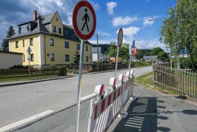 B101 wegen Baustelle wieder voll gesperrt - Die B 101 in Lauter ist ab Montag wegen Bauarbeiten wieder voll gesperrt. Foto: Niko Mutschmann