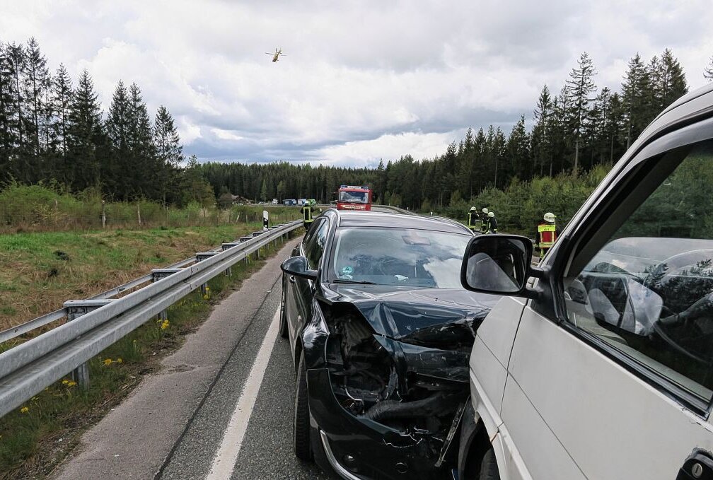 B169: Vollsperrung Nach Schwerem Crash Mit Sieben Verletzten