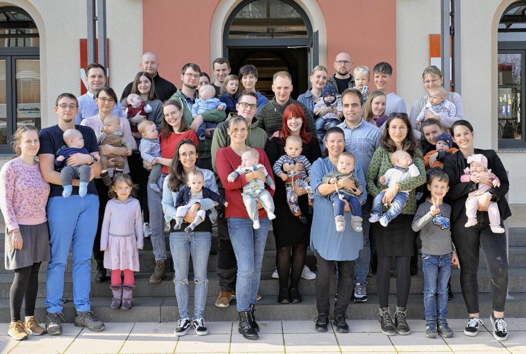 Babys treffen sich im Kulturbahnhof Stollberg - In Stollberg hat das 39. Babytreffen stattgefunden. Foto: Ralf Wendland