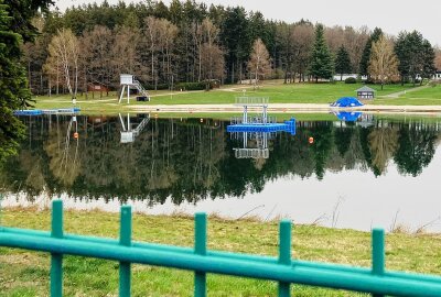 Badesaison startet: Stausee Rabenstein lockt mit perfekten Badebedingungen - Der Stausee lockt auch dieses Jahr mit perfekten Badebedingungen. Fotos: Steffi Hofmann