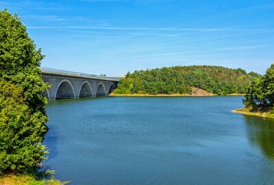 Badeunfall in Görlitz: 63-Jähriger im Wasser gestorben - Am Donnerstag kommt es zu einem tragischen Unfall am Ufer in Görlitz. Foto: Adobe Stock / Seifert Birgit