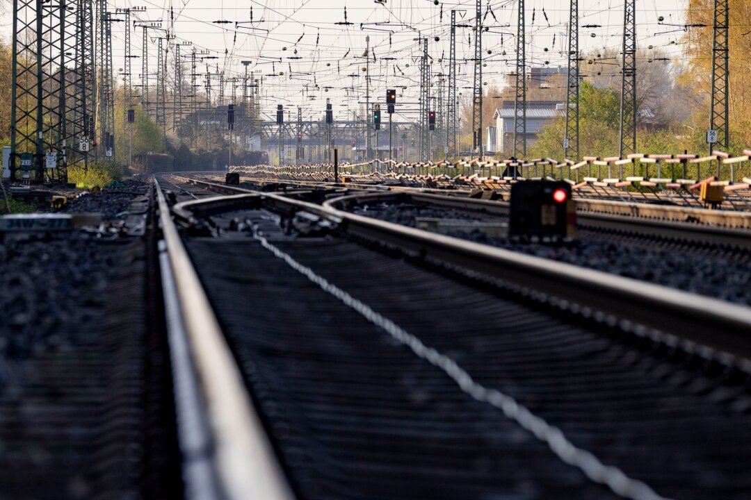 Bahnhof Hoyerswerda: Einschränkungen ab November - Aufgrund von Arbeiten am Bahnhof ist mit Einschränkungen im Zugverkehr zu rechnen. (Symbolbild)