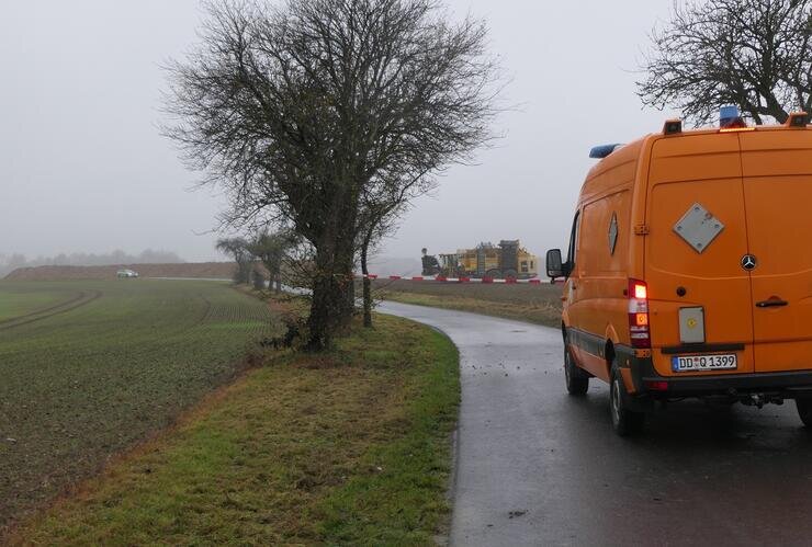 Bauer entdeckt bei Rübenernte Sprengkörper in sächsischem Feld - Bei Erntearbeiten ist eine Sprenggranate gefunden worden.