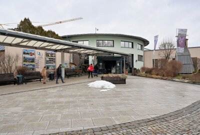 Baustellenführung im Gesundheitsbad "Actinon" in Bad Schlema - Die Modernisierungs- und Erweiterungsarbeiten im Gesundheitsbad "Actinon" in Bad Schlema schreiten voran. Foto: Ralf Wendland