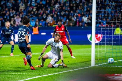 Bayer kassiert wieder spät ein "Lucky Goal" - Leverkusen kassierte spät das Gegentor.