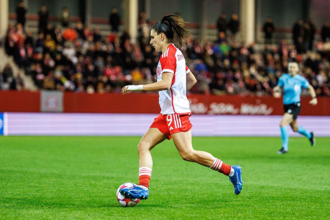 Bayern-Fußballerinnen im Viertelfinale der Champions League - Jovana Damnjanovic schoss die Fußballerinnen des FC Bayern zur 1:0-Führung gegen Valerenga Oslo. (hier Archivbild)