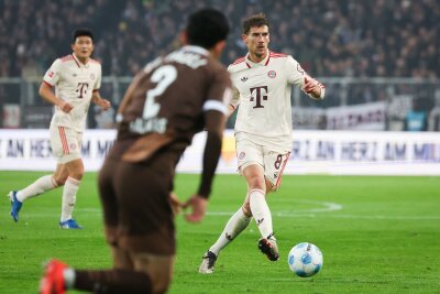 Bayerns Restart mit Stolperfallen - Peretz statt Neuer? - Plötzlich wieder mittendrin: Leon Goretzka (r), hier zuletzt im Einsatz gegen St. Pauli.