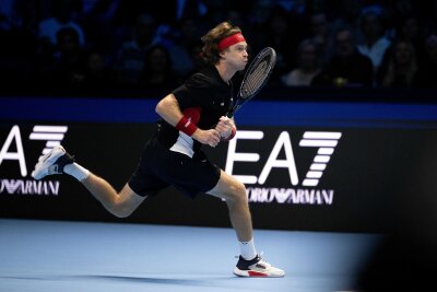 Becker als Zuschauer - Zverev gelingt Auftakt bei ATP Finals - Gegen Rubljow gewann Zverev zum siebten Mal im zehnten Duell.