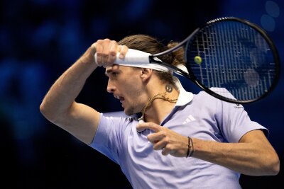 Becker als Zuschauer - Zverev gelingt Auftakt bei ATP Finals - Alexander Zverev strebt in Turin einen erfolgreichen Jahresabschluss an - bevor er in den Urlaub auf die Malediven reist.